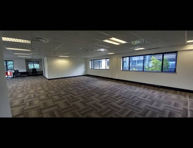 187M² OFFICE TO LET IN BRYANSTON